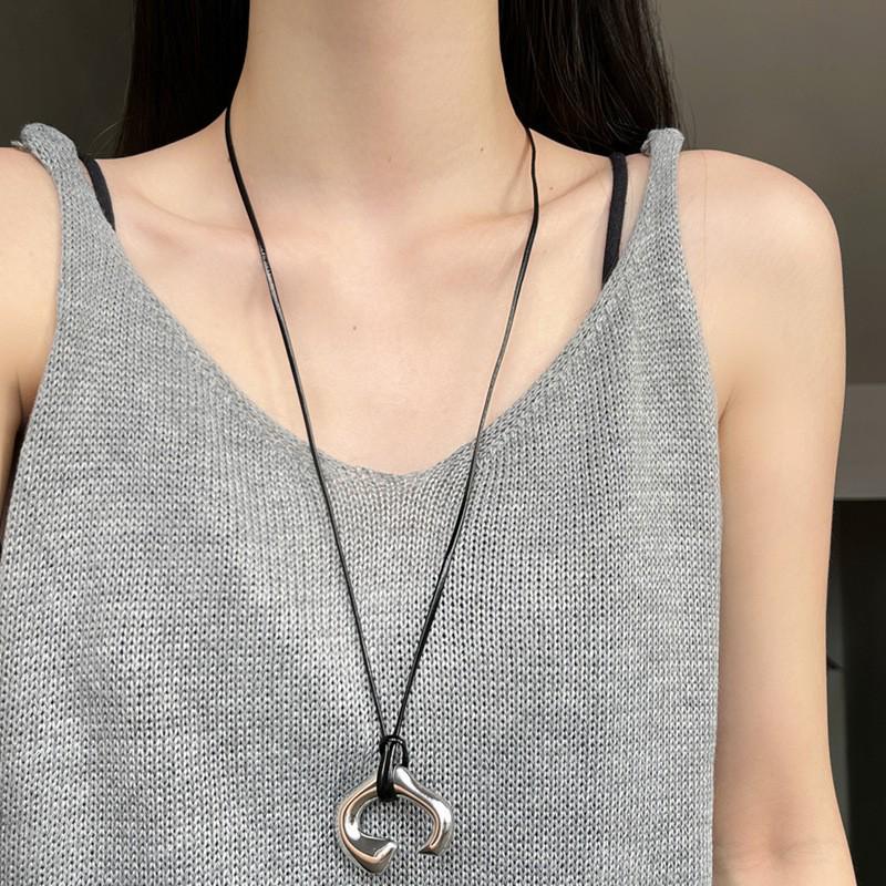 Minimalist Water Drop Long Necklace for Women - Light Luxury Clavicle Chain Accessory