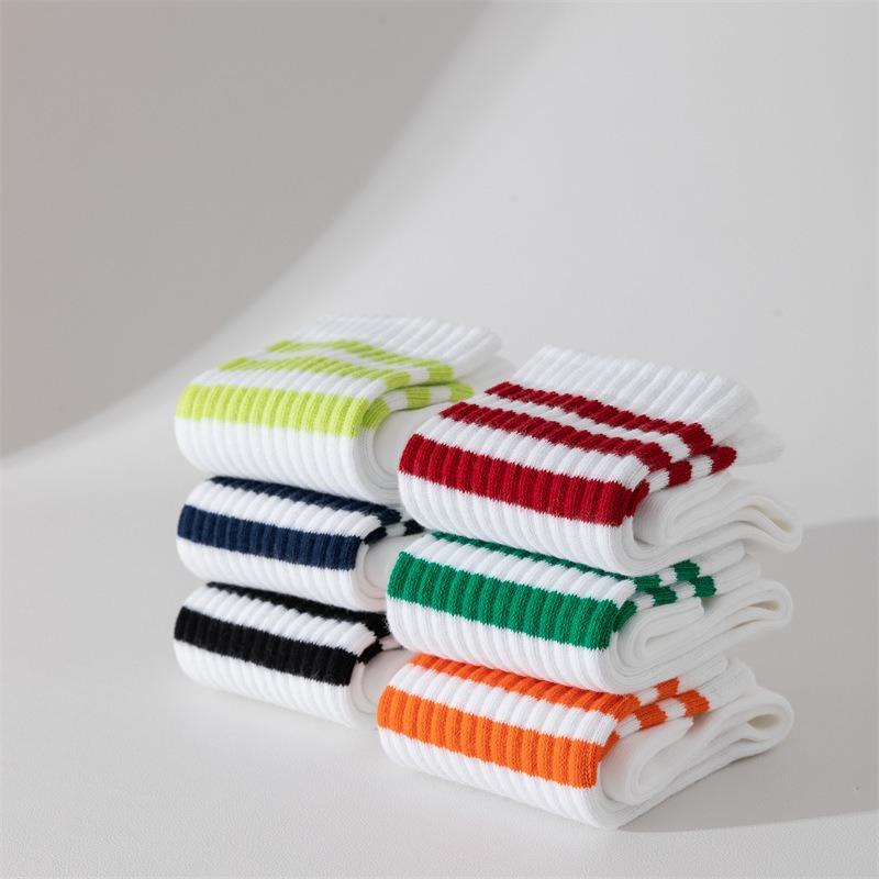 Drei-Streifen Sport Laufsocken, Herrensocken, Gestreifte College Lange Socken, Frotteesocken