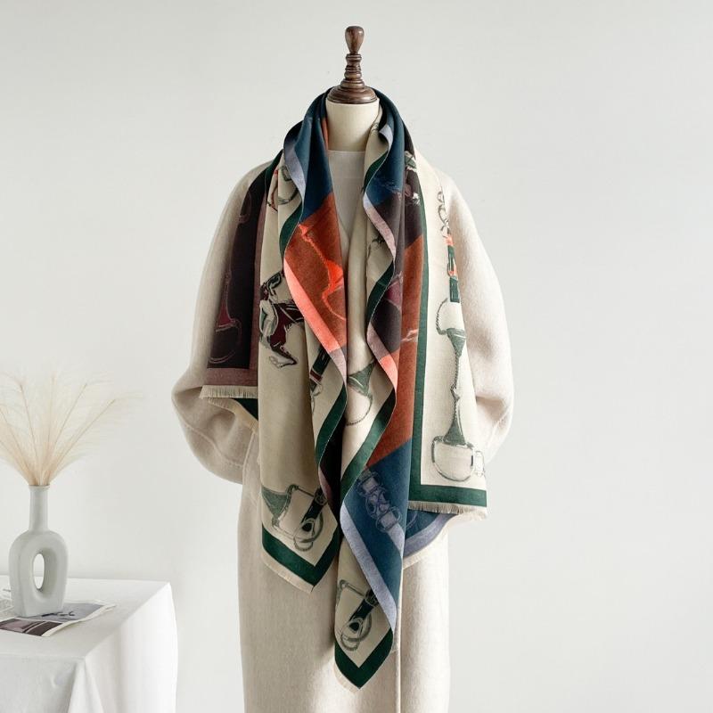New retro knight horse imitation cashmere scarf, dual-purpose temperament, double-sided thickened student windproof scarf