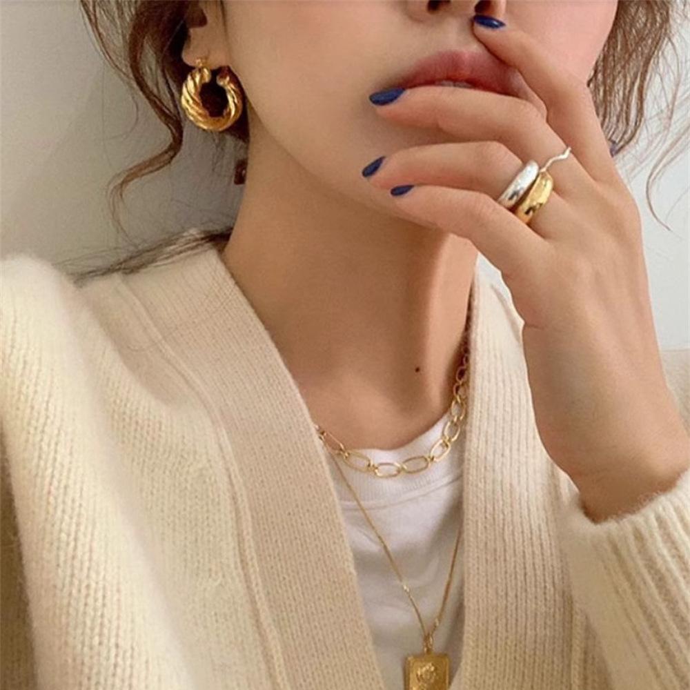 High Luxury Hepburn Style Retro Minimalist Design Fashionable Gold Twist Woven Thick Ring Ring Earrings