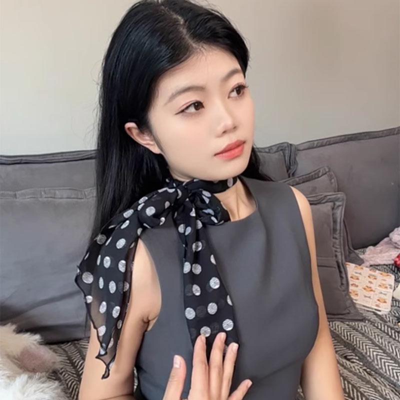 

2024 Женский коричневый шелковый платок в горошек - Универсальная длинная бандана и аксессуар для завязывания на шее