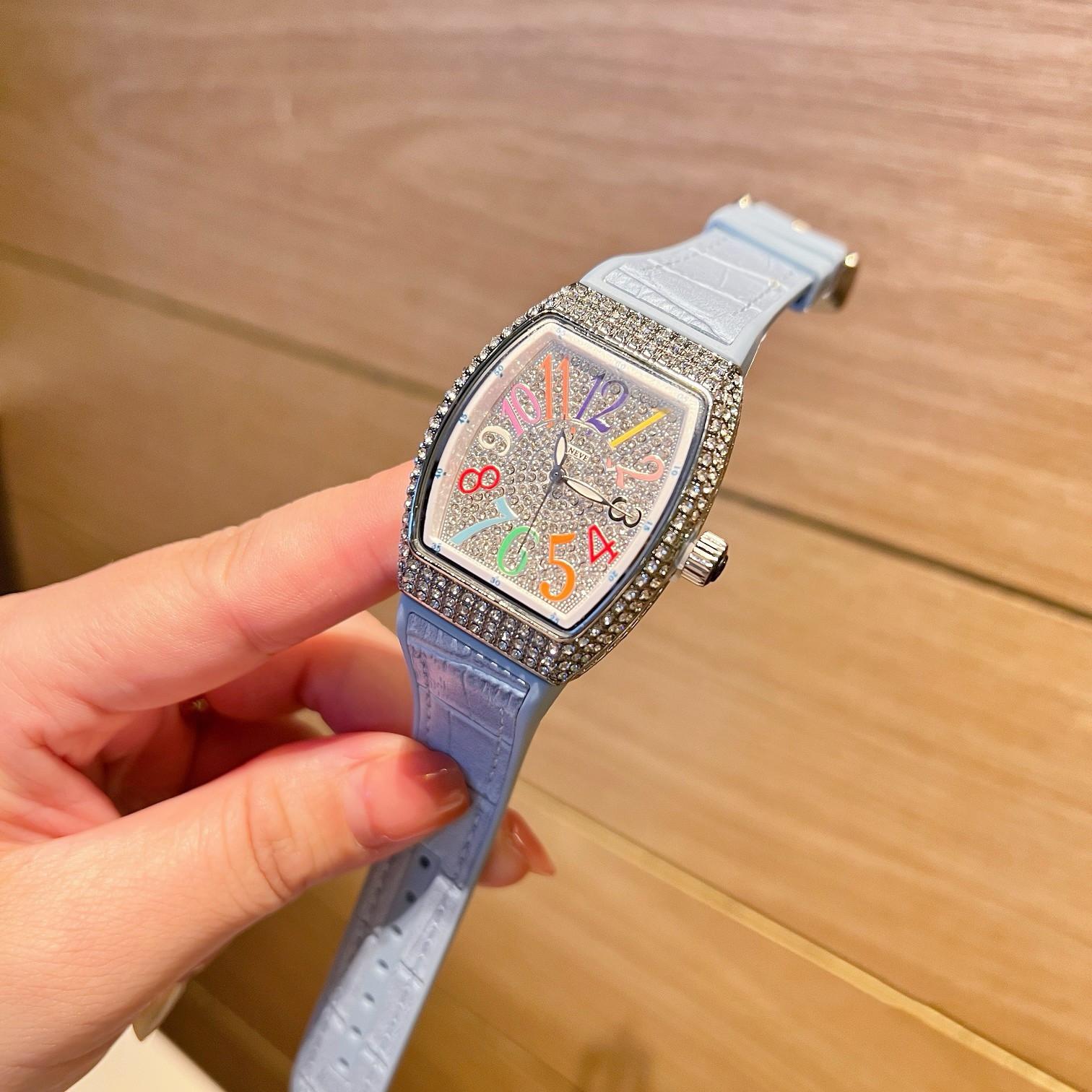 

New F Home Gypsy Star Wine Barrel Series Ladies Belt Quartz Movement Diamond Colored Digital Dial Watch світло-синій колір
