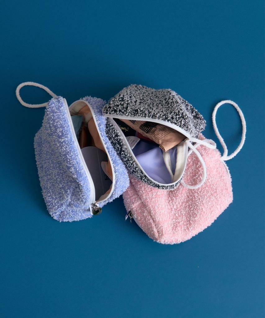 38Comeoncommon Boucle Pouch (Light Pink)