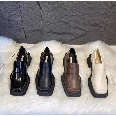 Mocassini da donna retrò a punta quadrata con suola spessa neri stile britannico versatili scarpe singole primaverili piccola pelle 2025