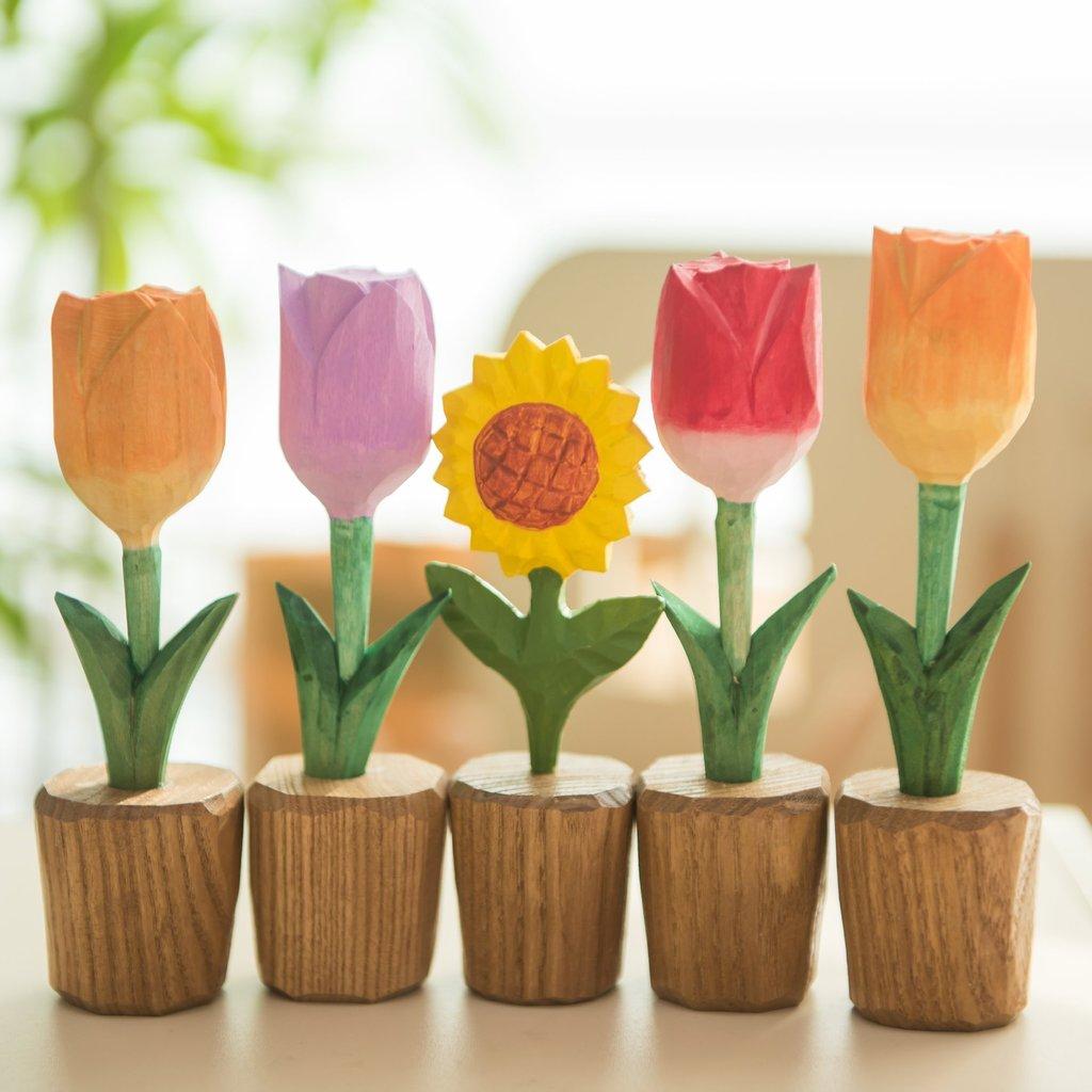 Wooden Sunflower Decor Figurine With Handcrafted Flower Carving For Gift Giving And Home Decor