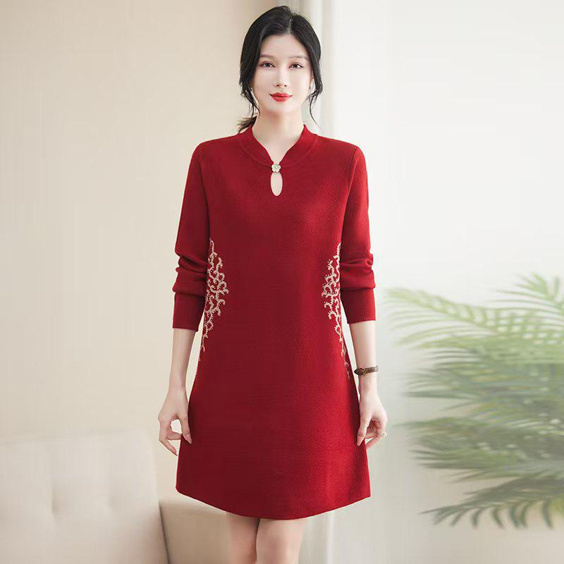 

Стильное шерстяное зимнее платье для женщин среднего и пожилого возраста 2025 M