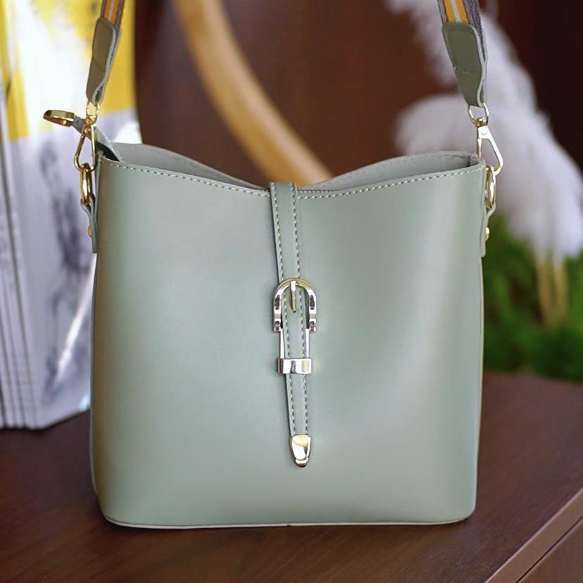 2025 Autumn Versatile Ladies' Fashion Textured Single Shoulder Crossbody Bucket Bag