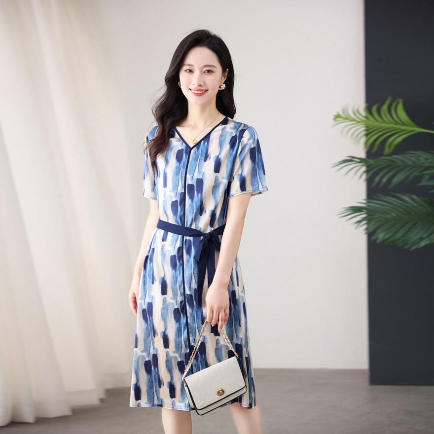 

Мама лето новое платье из тутового шелка женское с коротким рукавом темперамент V-образный вырез с принтом шелковое средней длины 4XL