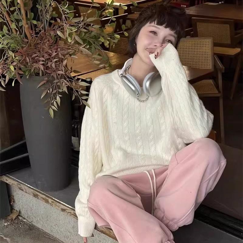 Women's Cable Knit Embroidered Loose Sweater - Casual Round Neck, Solid Color, Warm and Versatile for Autumn and Winter