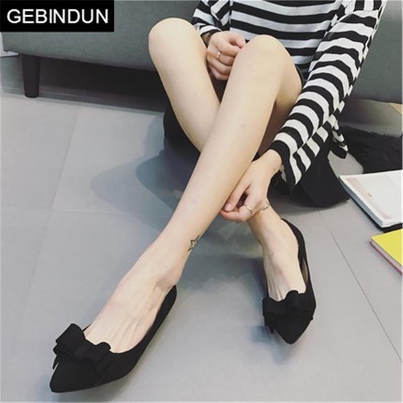 Neue koreanische Damen-Frühlingsschuhe aus schwarzem Wildleder mit süßem Schmetterlingsdesign