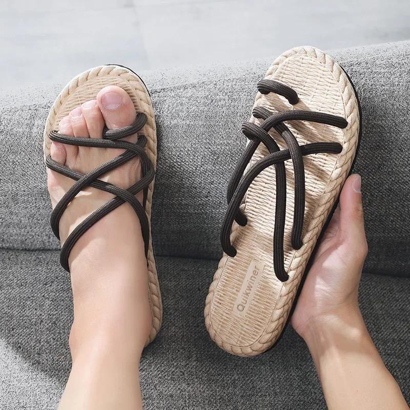 Fashion Men's Sandals Summer New Fashionable Retro Lightweight Flat Slippers Outdoor Wear Resistant Anti Slip Beach Slippers
