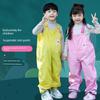 Wasserdichte Regenjacke und Regenhose für Kinder, Atmungsaktiv für Jungen und Mädchen, Geeignet zum Spielen im Wasser und Sand im Kindergarten