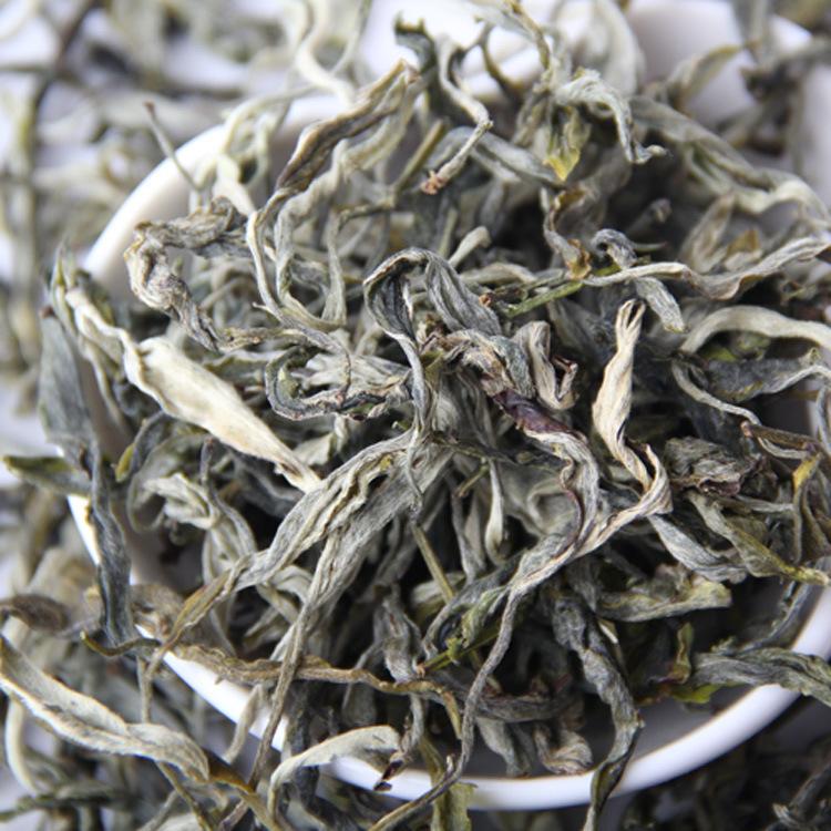 

В 2015 году чай Дабайя с древним деревом, чай пуэр, весенний чай, чай Дашу, сырой чай, 500 г. 500g