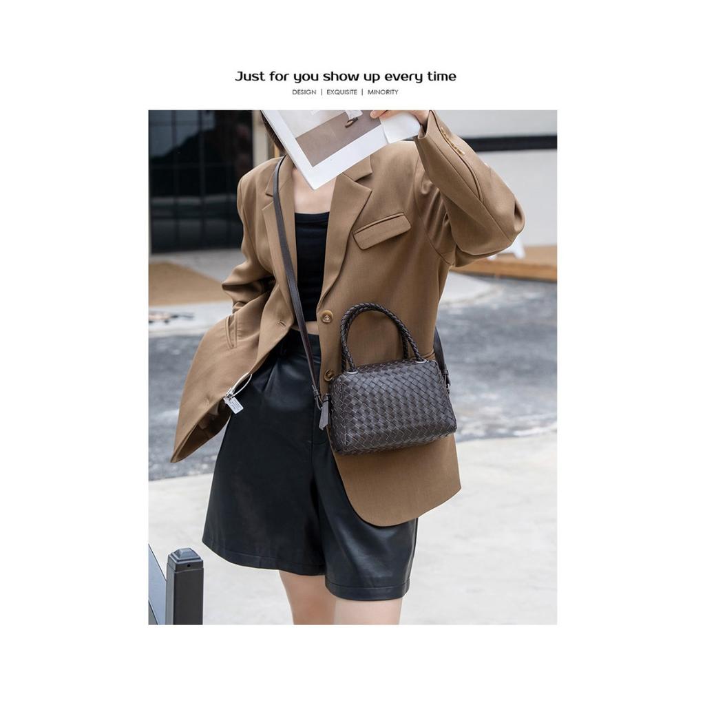 Trendy Women's Bag Versatile Woven Top Layer Sheepskin Hand-woven Hand-carried Cross-body Pillow Wrap Sheepskin Weaving