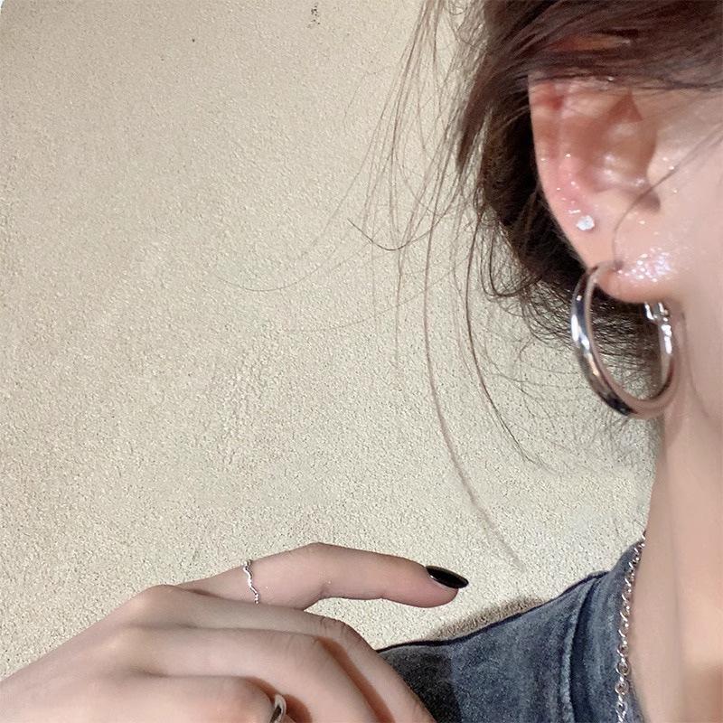 111 Silver Needle Cold Wind Ring Earrings Women, Light Luxury Niche High Sense Exaggerated Large Circle Earrings Earrings Earrings