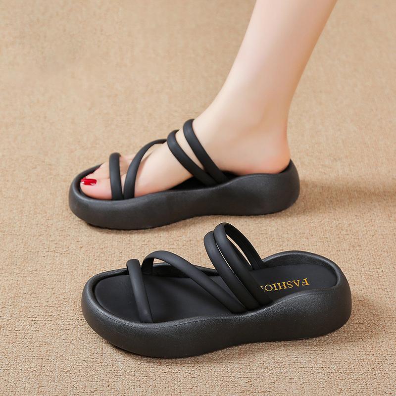 Крутые тапочки для женщин, летняя одежда для отдыха на открытом воздухе 2024 года, новые модные и популярные повседневные нескользящие пляжные сандалии на толстой подошве для беременных женщин