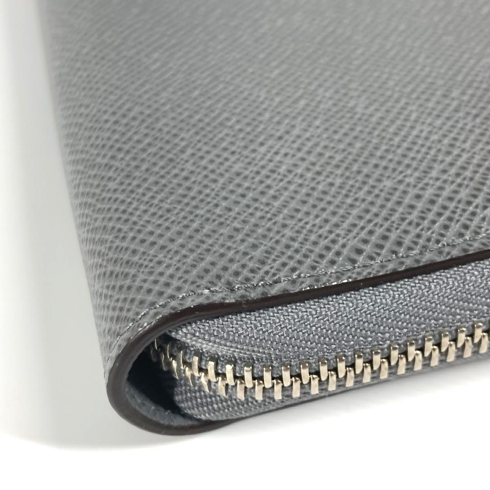 Louis Vuitton M30517  Taiga Zippy-Organizer Long wallet Zip Around Long Wallet