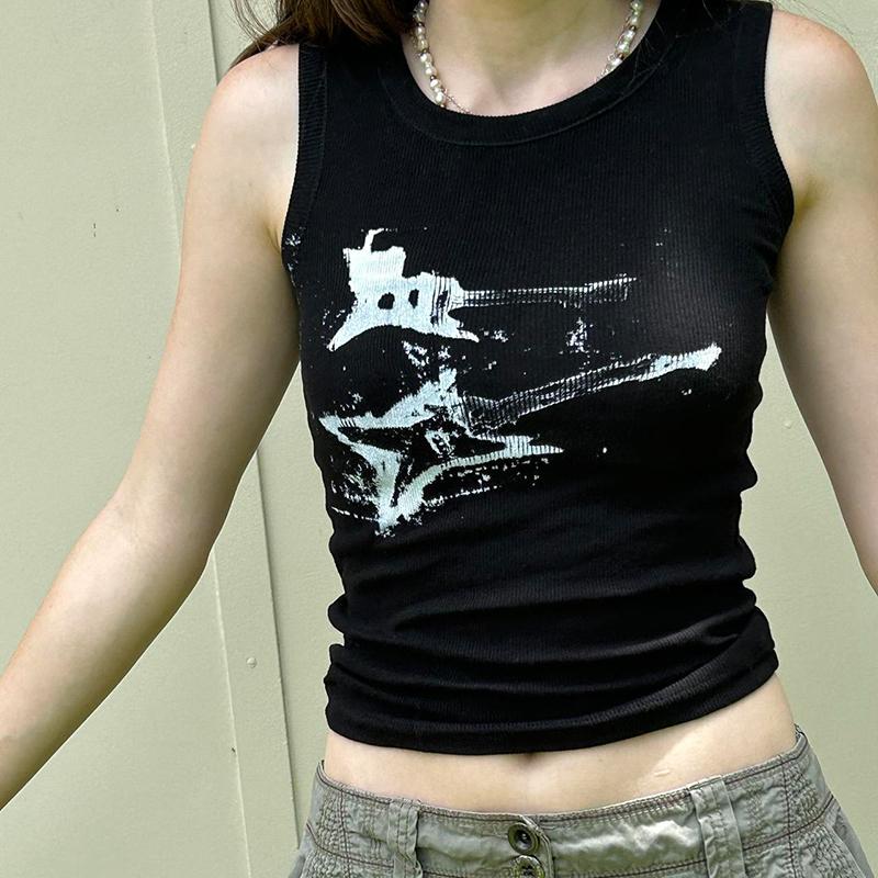 

Майка с рисунком граффити и бретельками