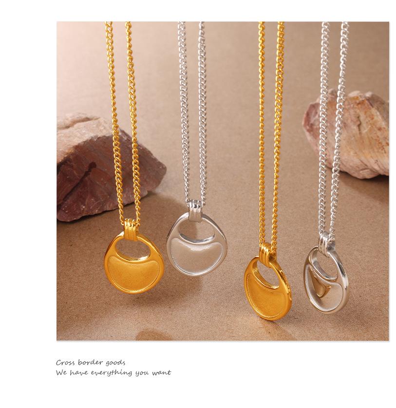 Elegant Saddle Shape Geometric Pendant Necklace