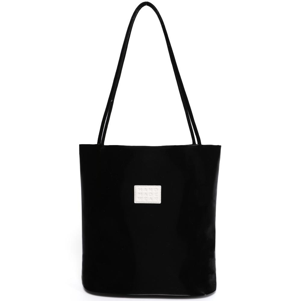 

Advanced Water Bucket Bag for Women s Autumn and Winter New Item, Niche Fashion Bag, Soft Leather Commuting Bag, Large Capacity Shoulder Bag чорний