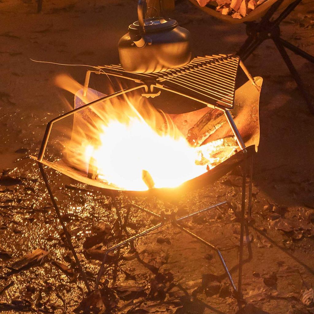 BUNDOK LOTUS BD-499 Campfire Stand with Net, Stainless Steel Storage Case, Compact, Silver, Small