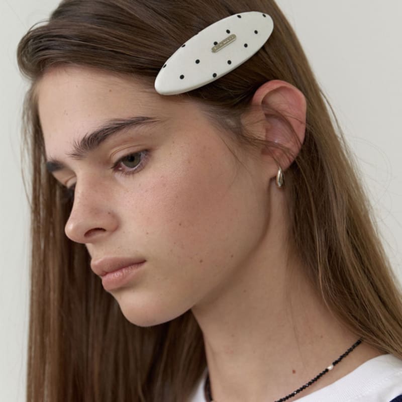 

LOVE ME MONSTER Dot Oval Hair Pin_2COL (L253MHA030) BLACK