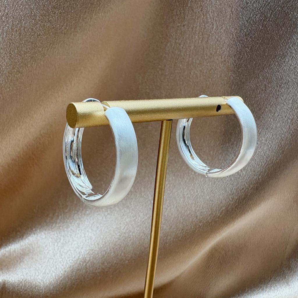 Versatile bi in!! Irregular gold brushed earrings, simple ear buckles, fashionable commuter earrings