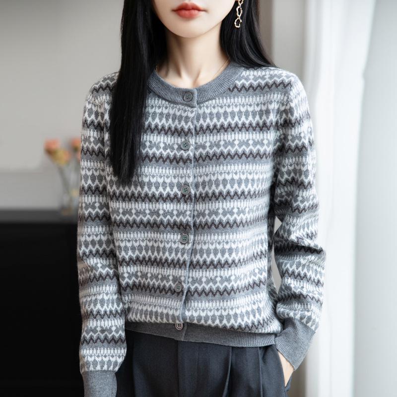 

Women s Color Block Striped Knit Cardigan - Cozy Round Neck Sweater for Fall/Winter Medium