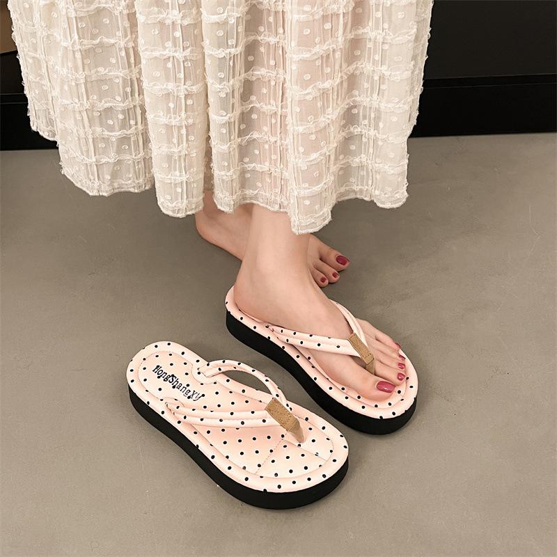 Popular Internet Celebrity High-end Thick-soled Flip-flops Women's Summer Wear 2025 New Skirt French Cool Slippers