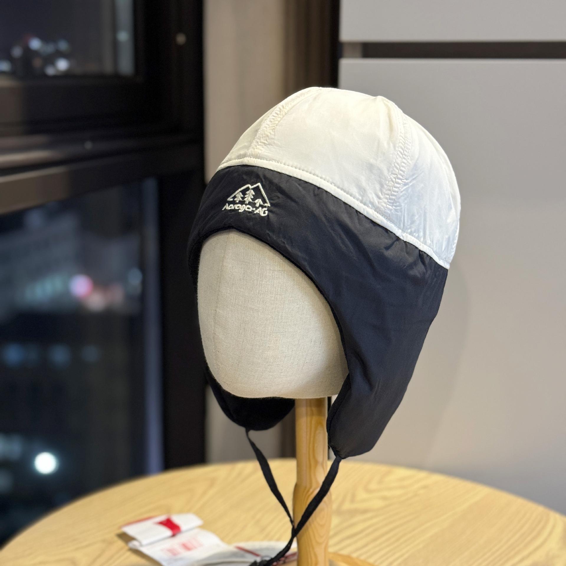 

Korean-style outdoor embroidered ear-protecting warm flight hat for women, suitable for wearing under a helmet on electric bikes, with a fleece Adult54-60Average Size бежевый