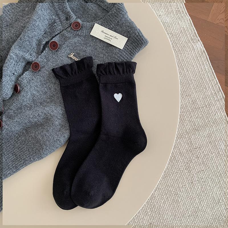 Female Spring and Autumn Sweet Embroidery Love Bubble Mouth Boneless In The Tube Pile Socks