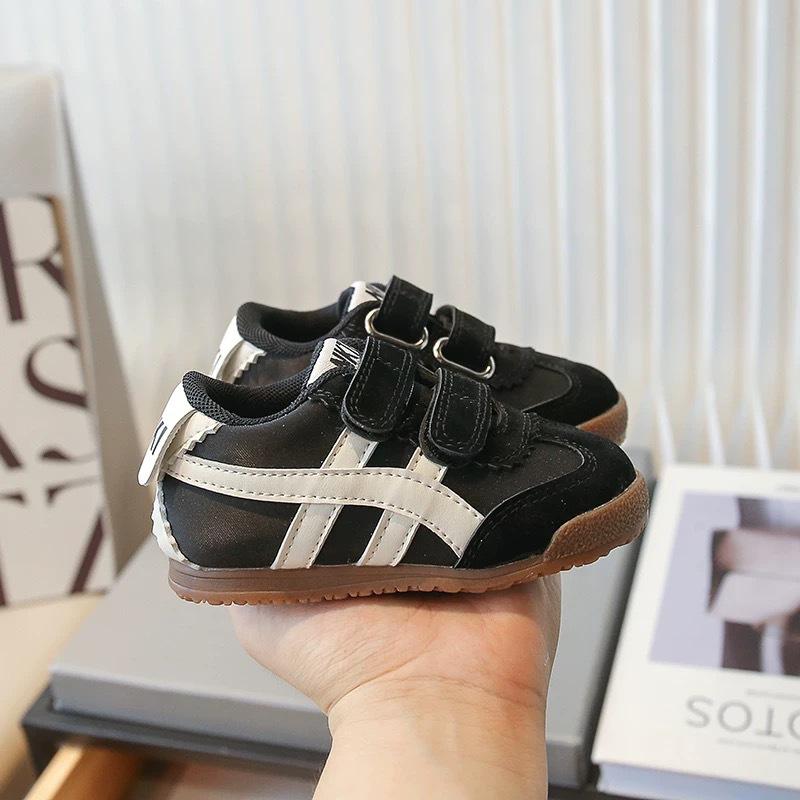 

Children s shoes Forrest Gump shoes 2025 spring new girls casual shoes baby children breathable boys sports shoes 31 чорний