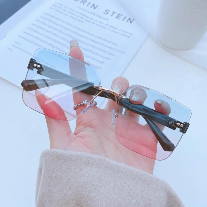 Korean Style Frameless Women's Sunglasses: Trendy, Big Face Slimming, UV Protection, Perfect for Summer and Internet Celebrities.