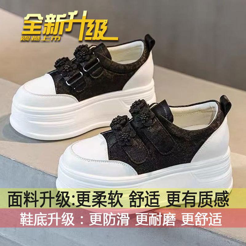 

Inner height increase Velcro little white shoes women s 2025 new summer new thick-soled retro new Chinese style women s shoes 35