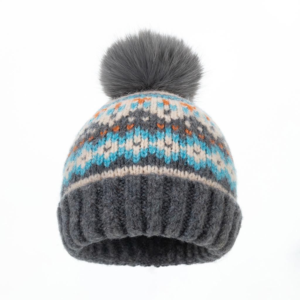 Winter new jacquard wool hat women's thickened warm windproof hat pullover hat cute hairball knitted hat