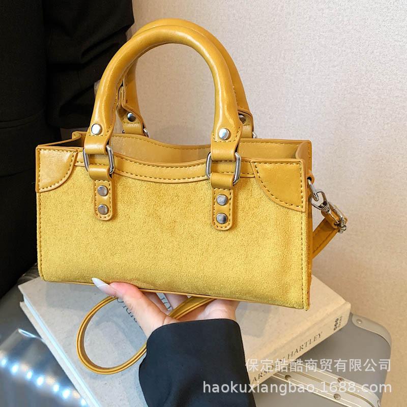 Premium hand bag portable small square bag women's 2025 new retro fashion versatile matte messenger bag shoulder bag