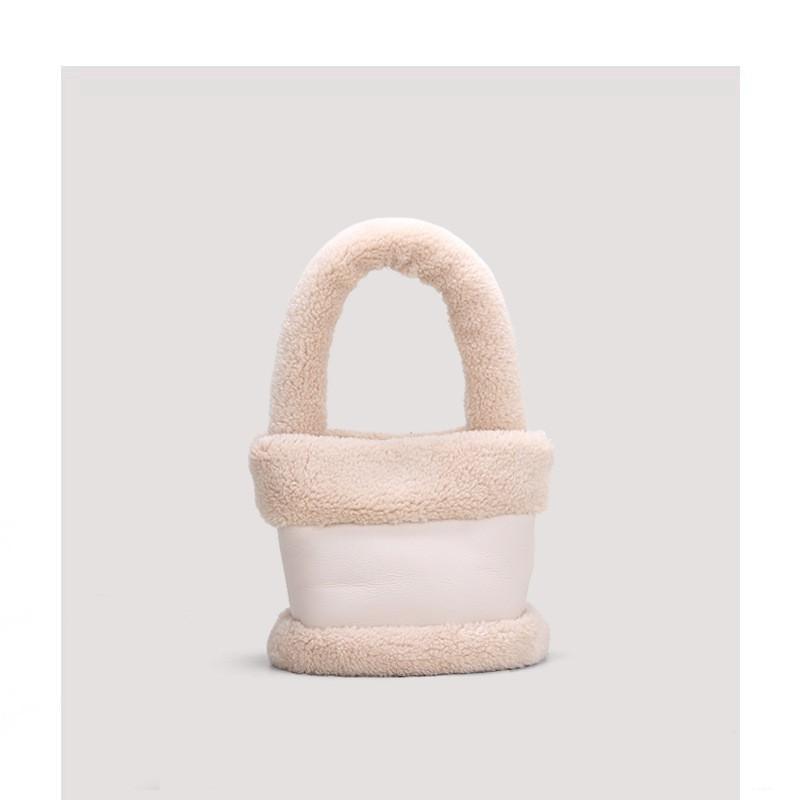 Plush Bags 2025 New Women s Bag Niche Design Hot Portable Fluffy Bucket абрикосовый