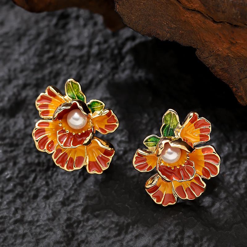 Gentle temperament small fragrance enamel drip glaze three-dimensional flower pearl stud earrings niche personality design earrings