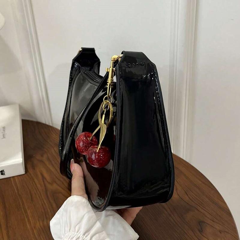 Yogodlns Vintage Retro Kabelka přes rameno pro ženy PU kůže Podpažní Crossbody Dámská Ležérní Kabelka Peněženka s třešňovým přívěskem