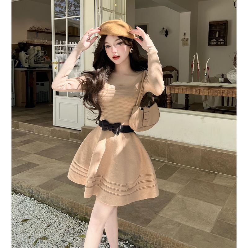 

Elegant French Knit Dress: Autumn/Winter Slim Fit with Hollow-Out Flared Skirt M хакі