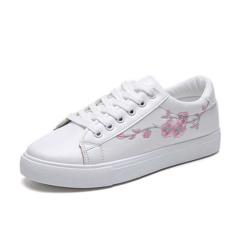 

Embroidered little white shoes women s 2019 spring and autumn new shallow mouth student leisure sports board shoes Harajuku style women s single shoe 40