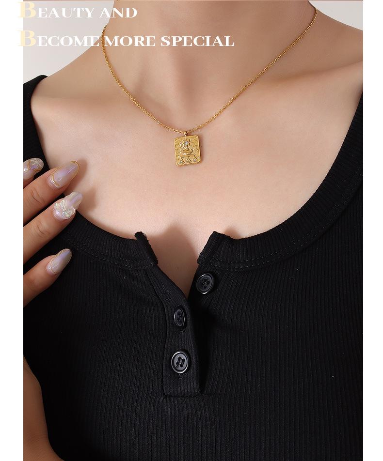European-Style Personalized Zircon Pendant Necklace In 18K Gold-Plated Titanium Steel Clavicle Chain