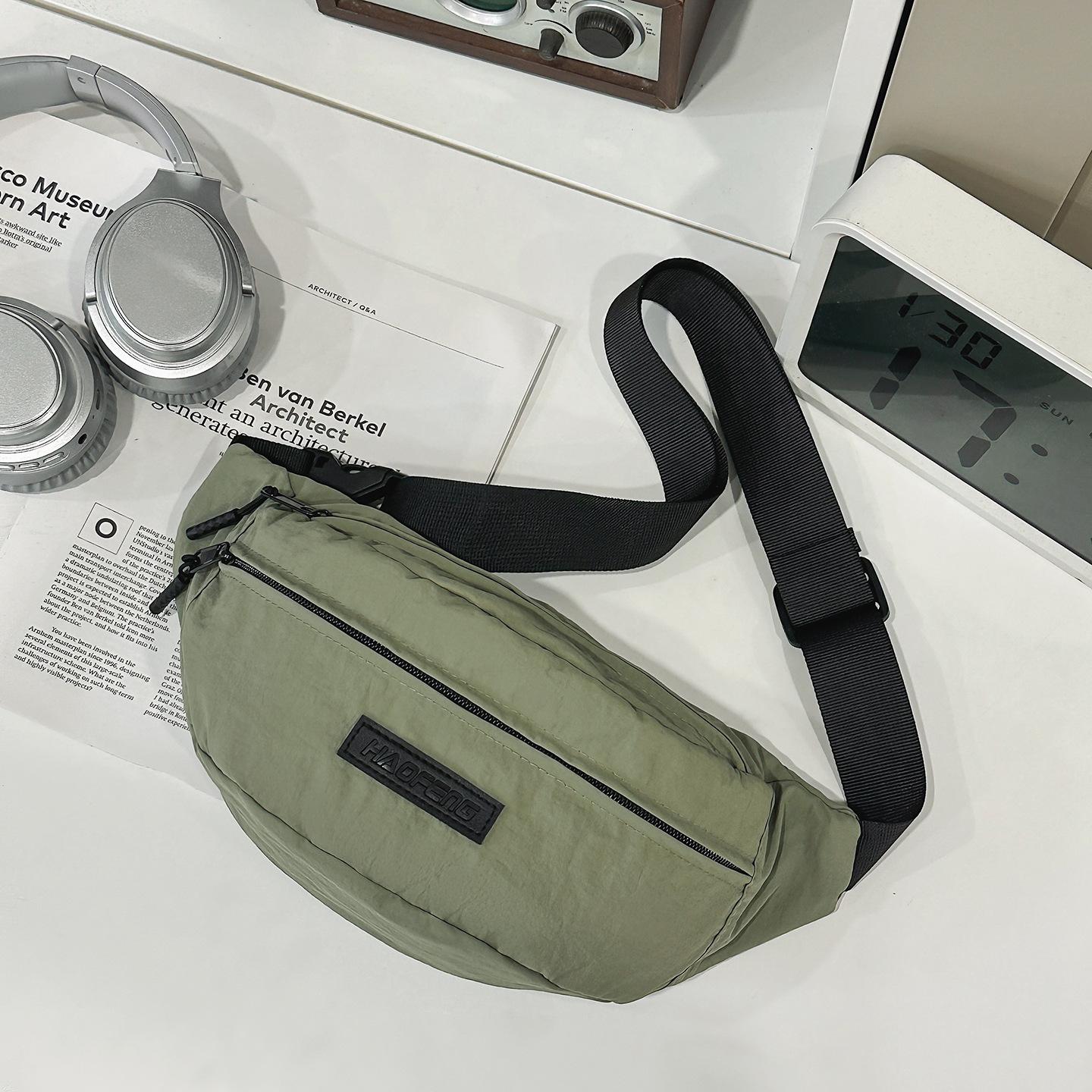 

Crossbody bag men s commuter breast bag trendy simple tooling style shoulder bag women s casual lightweight satchel multi-pocket anti-splashing water зелений