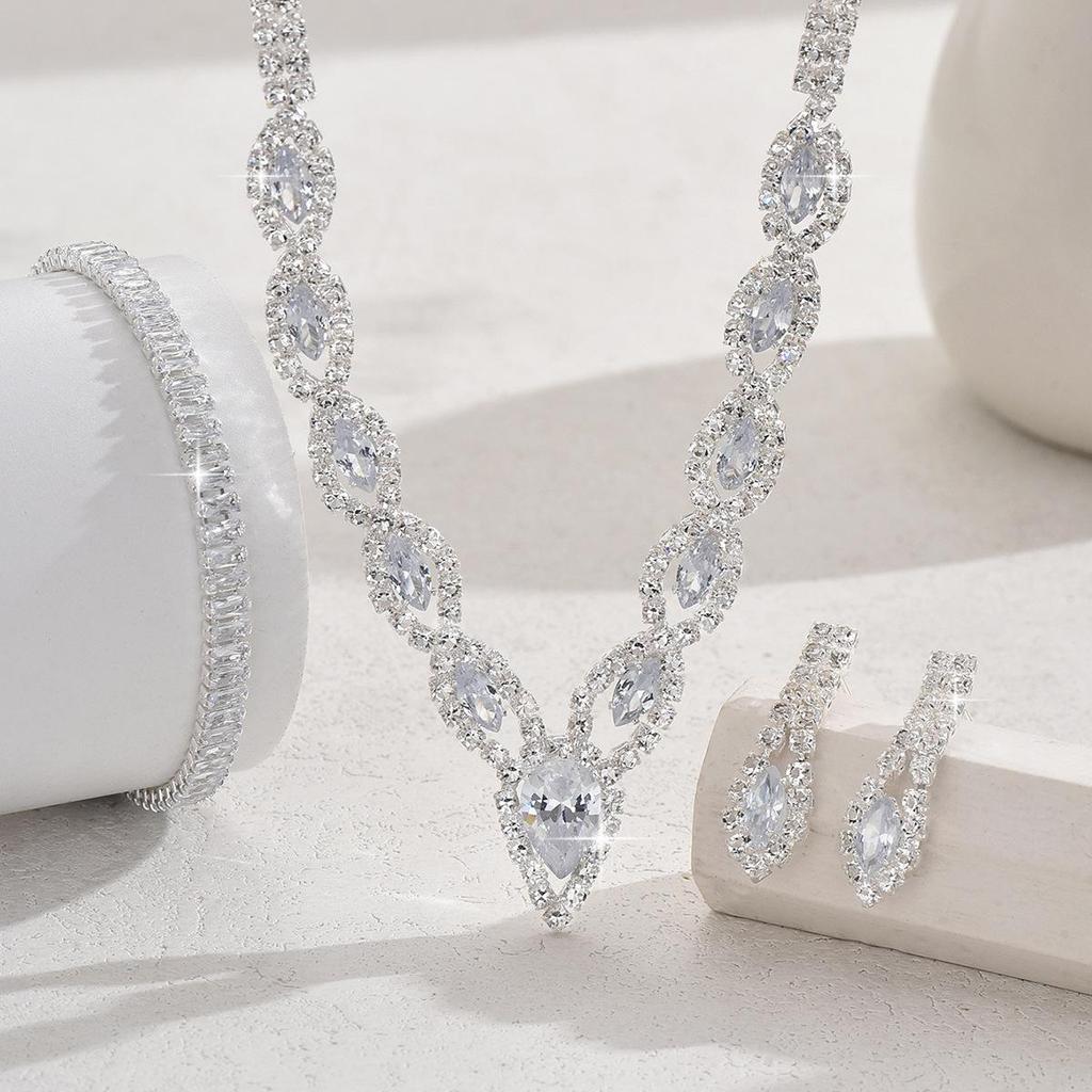 Conjunto de Joias de Zircônia de Luxo: Corrente de Clavícula e Colar Retro