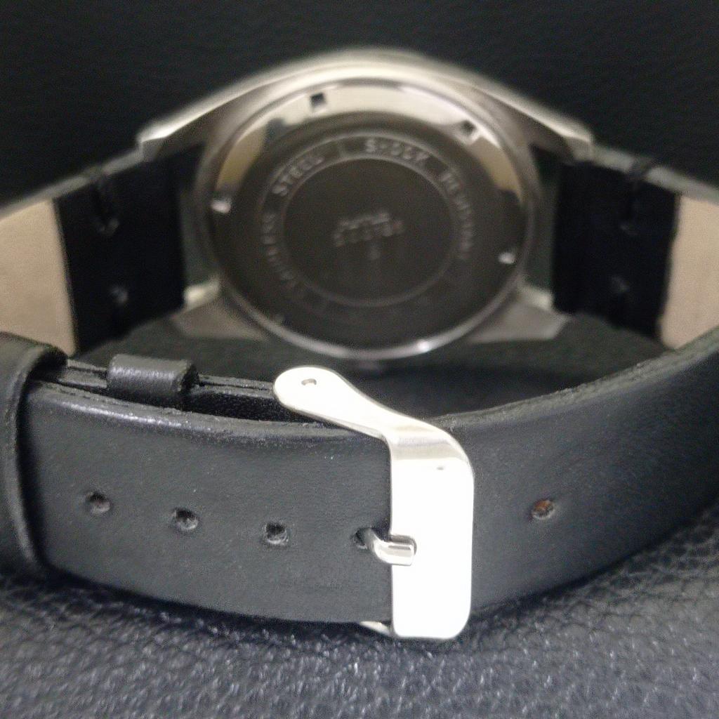 HMT HAND-WINDING INDIAN MENS VINTAGE ROMAN FIGURE BLACK DIAL WATCH a702849-1 R211-a702849