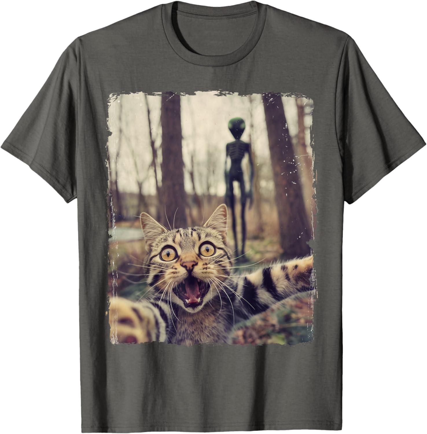 Cat Selfie With Alien UFO Cute Present Feline Funny Unisex T-Shirt XXXL