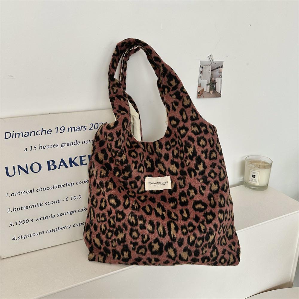 Chic And Trendy Wool Leopard Print Shoulder Tote Bag For Daily Fashion Needs
