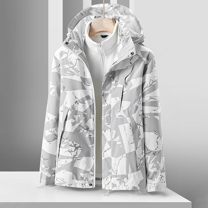 Outdoor Camouflage Jacket Women's Three-in-one Couple Two-piece Plus Velvet Padded Fashion Warm Windproof Coat.