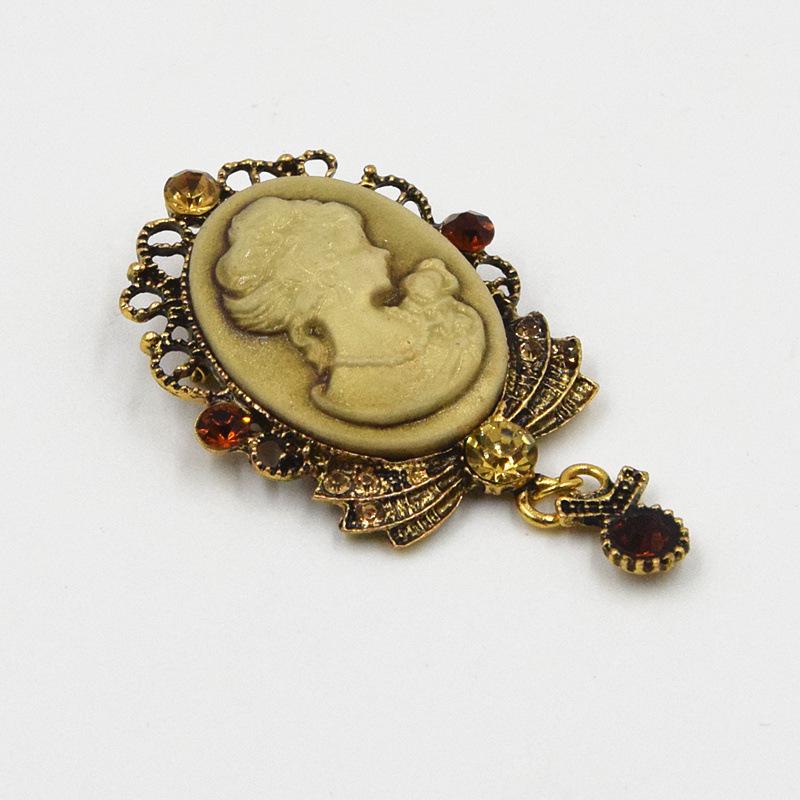 Retro European and American Style Brooch In Antique Gold and Silver