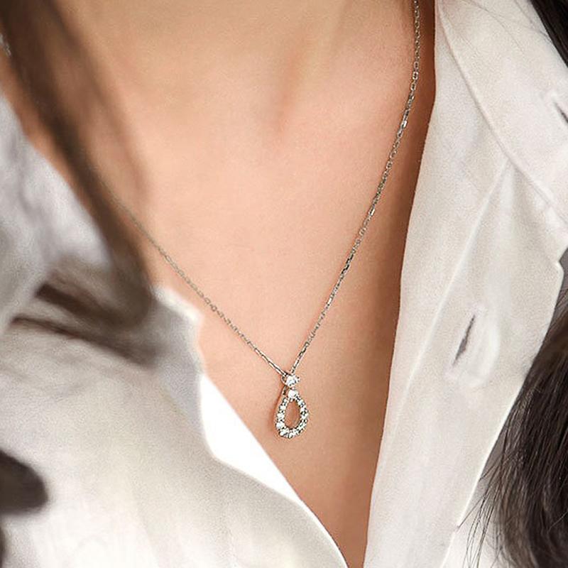 Huitan Exquisite Women Necklace Luxury Waterdrop Shaped Pendant with Cubic Zirconia Temperament Elegant Lady Necklace Jewelry